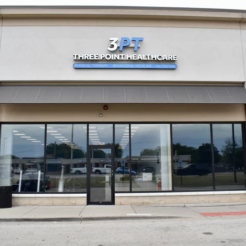 Exterior storefront of the 3PT Elmhurst physical therapy clinic at 624 N York Street, suite C.